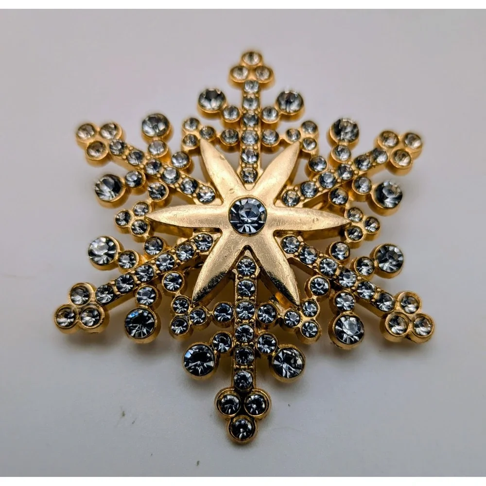 Gold Tone Rhinestone Snowflake Brooch Pin Holiday Winter Starburst Sparkle 2.25